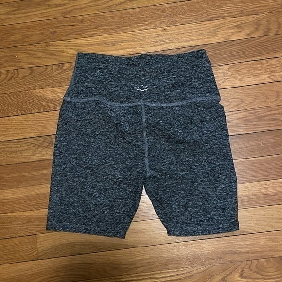 Beyond Yoga Spacedye Shorts - Picture 4 of 6